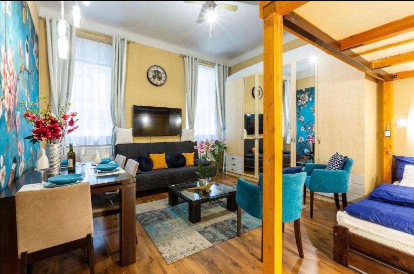 Cherry Blossom Designer Apartment In The Center With Free Parking Budapesta Exterior foto