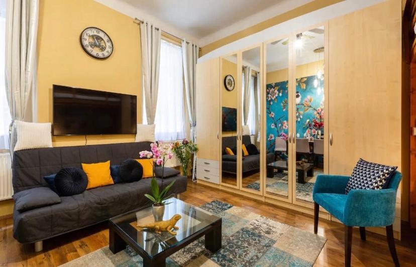 Cherry Blossom Designer Apartment In The Center With Free Parking Budapesta Exterior foto